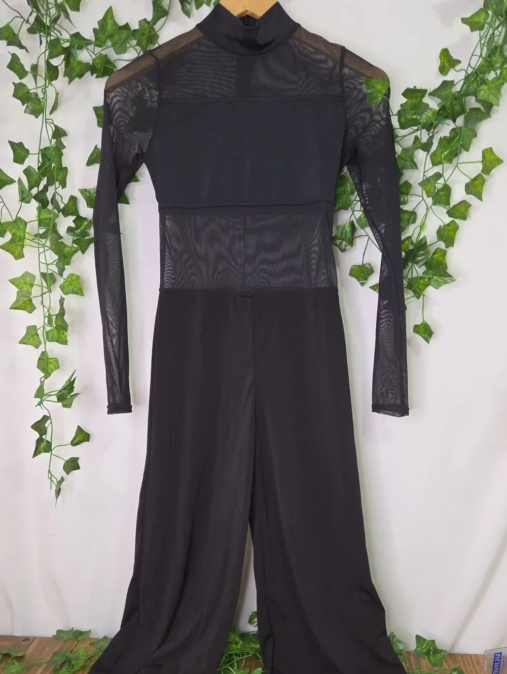 balera cropped wide